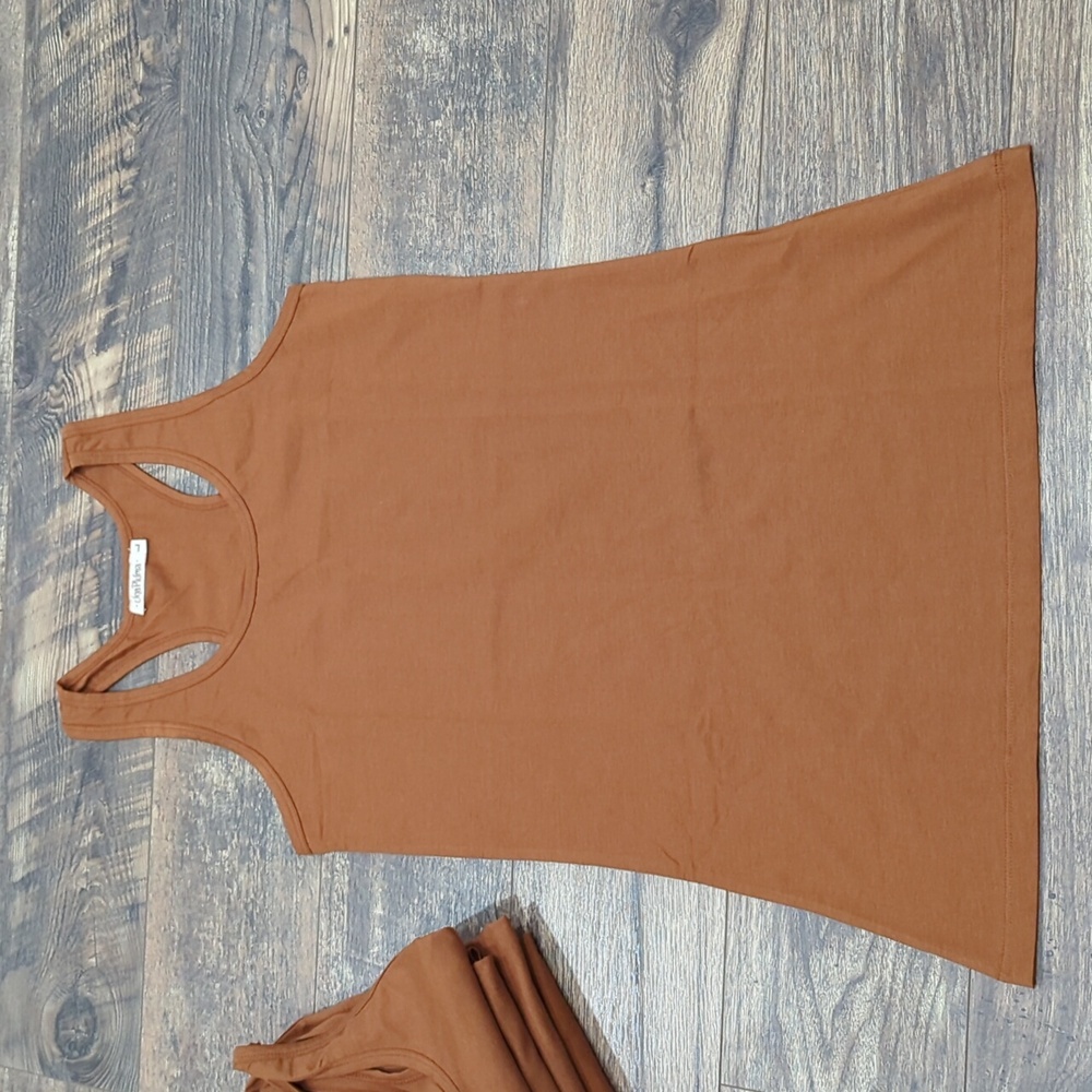 NEW Una Pluma Organic Cotton Yogini Tank in Caramel L Nepal